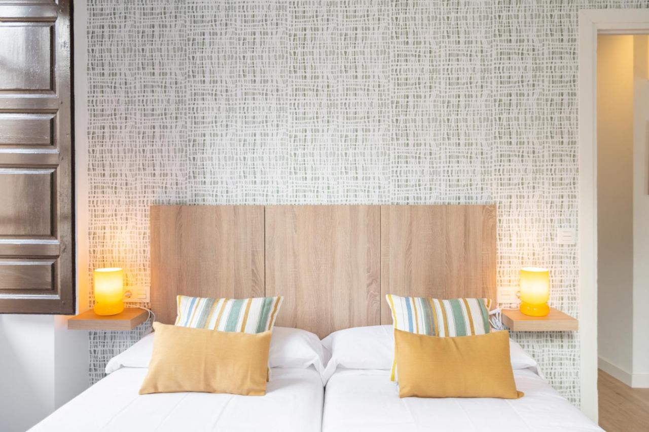 Apartamentos Luna Suites Palacio Dorita Granada Esterno foto