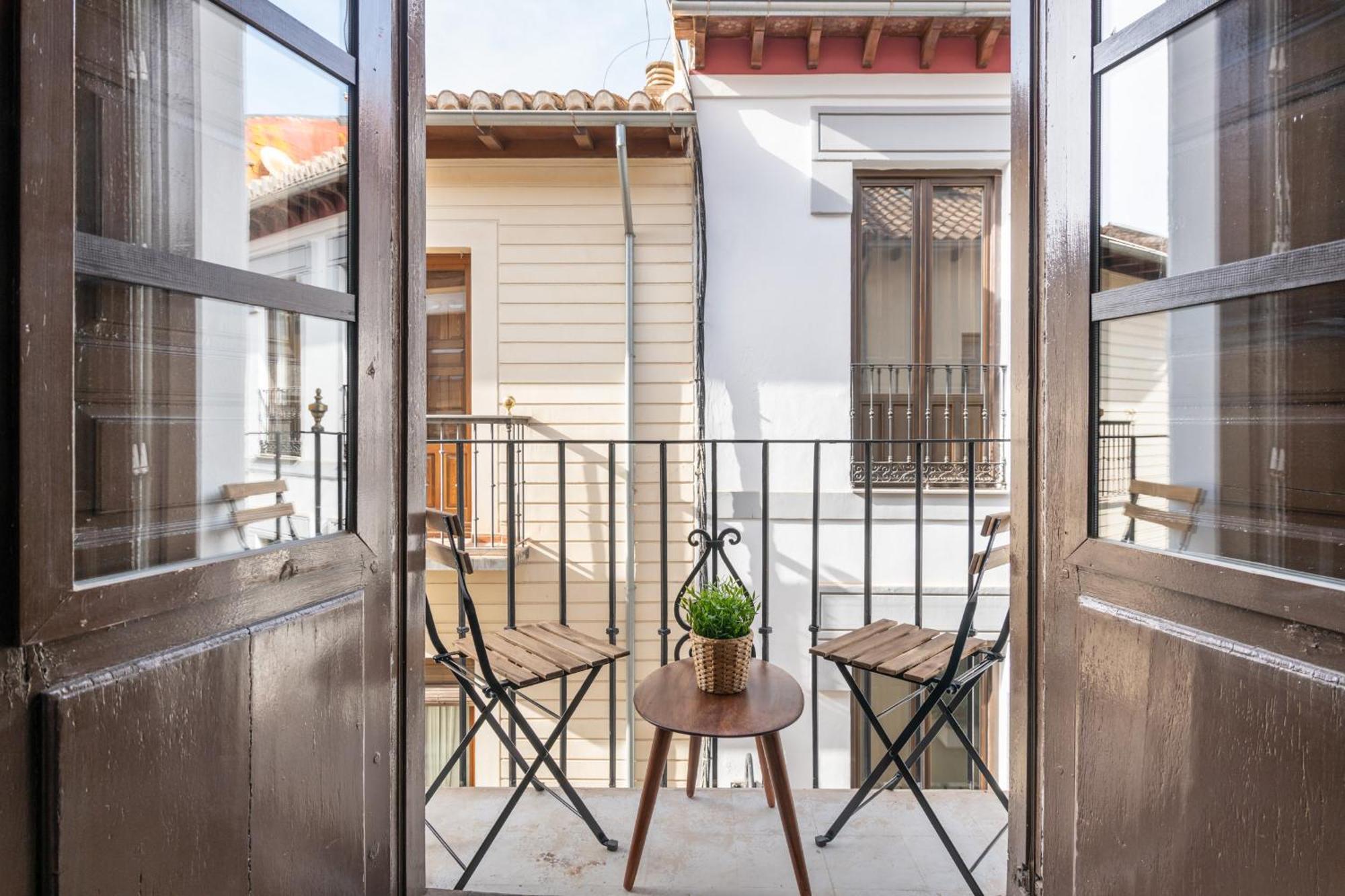Apartamentos Luna Suites Palacio Dorita Granada Esterno foto